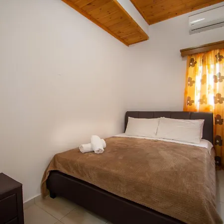 Family Private Homes & Sea View *